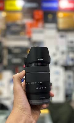 Sony 18-135mm f/3.5-5.6 OSS Lens