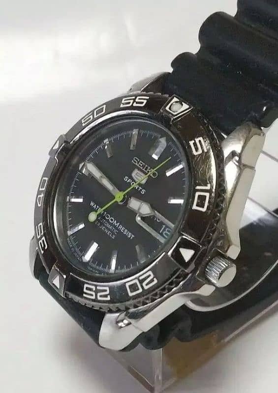 Seiko mens sports watch 0