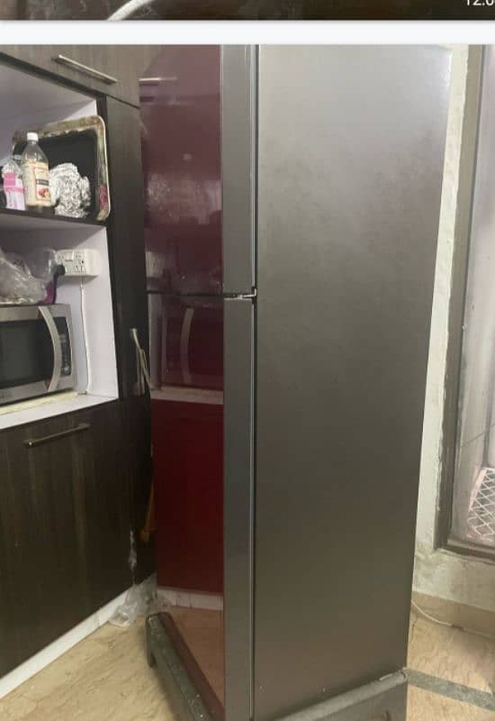 good condition fridge 1