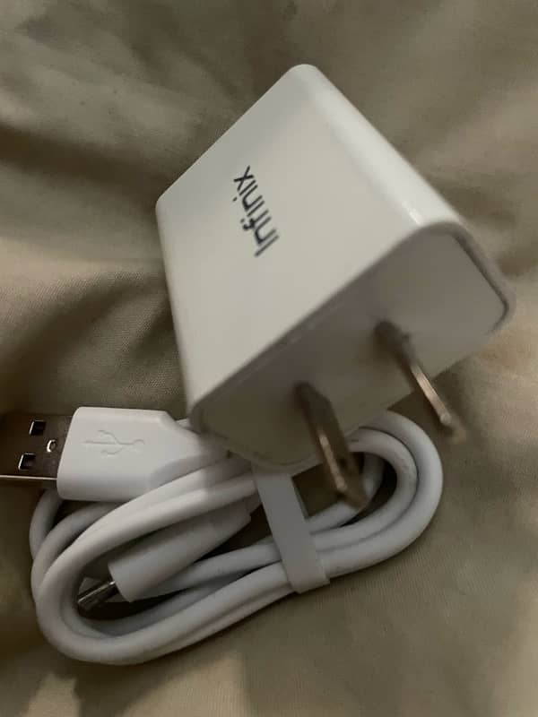 Tecno,infinix ka 100% original 18w box pulled charger hy 0