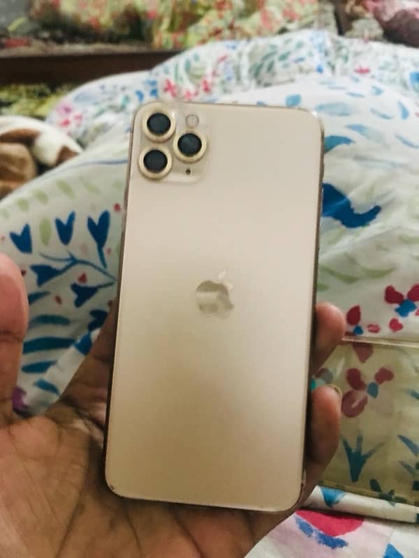 iPhone 11 Pro Max 1