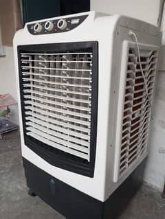 izone air cooler just one week used