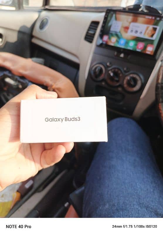 Samsung Galaxy Buds3 2