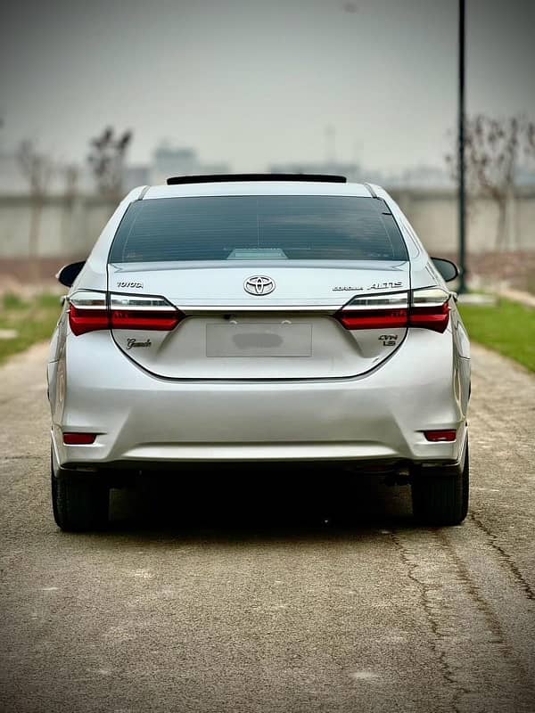 Toyota Corolla Altis grande 2018 4