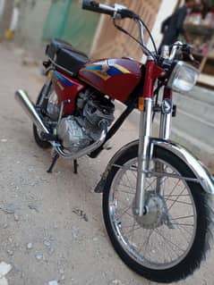 Honda 125 urgent  sale,032,95580787 WhatsA