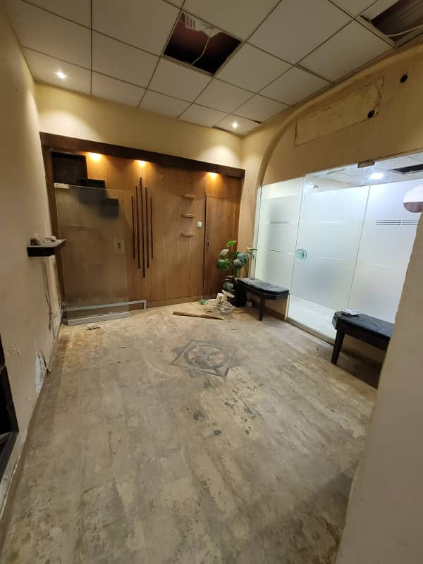 Ground floor sami furnished office for rent 1500sqft in shahar e Faisal 0