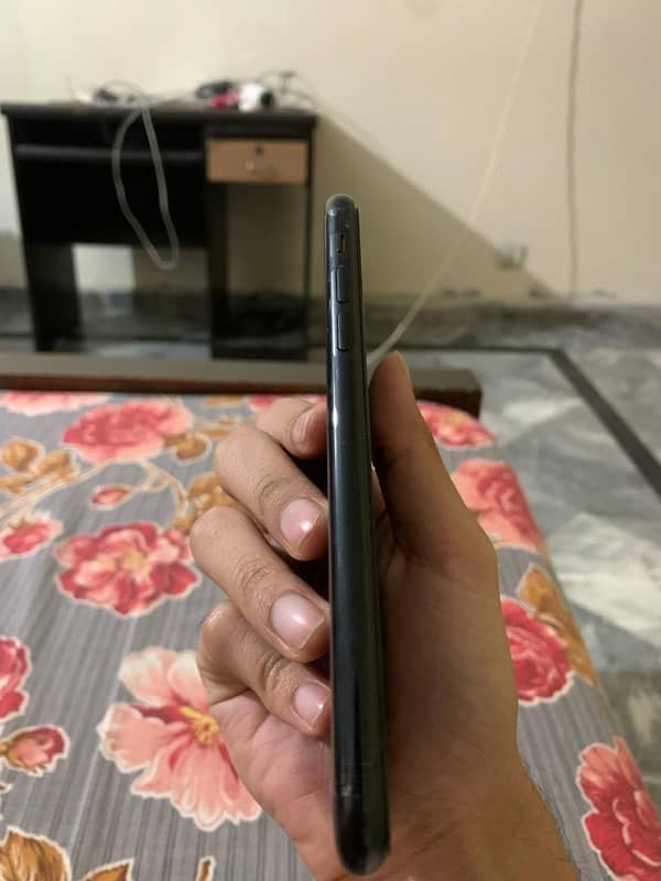 I phone XR Factory unlock 64gb 3