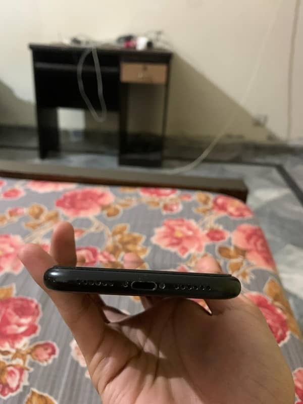 I phone XR Factory unlock 64gb 4