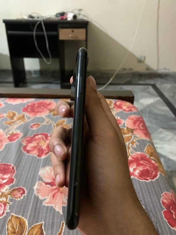 I phone XR Factory unlock 64gb 6