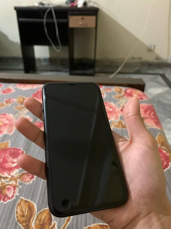 I phone XR Factory unlock 64gb 7