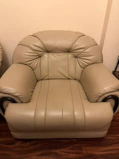 4 Seater Leather Sofa For Sell