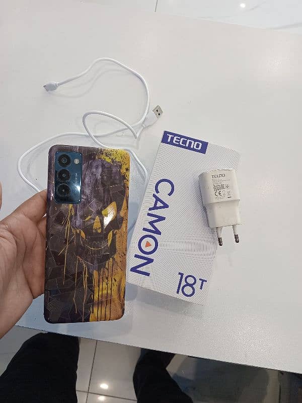 Techno camon 18T box charger 128gb 2