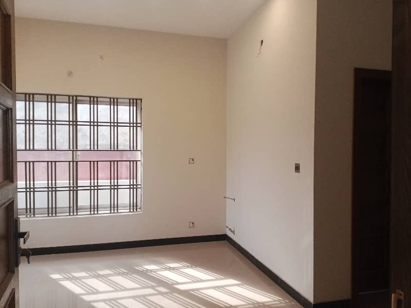 Brand New Corner 1 Kanal Double Storey for Rent | Commercial Use 3