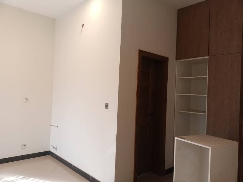 Brand New Corner 1 Kanal Double Storey for Rent | Commercial Use 4