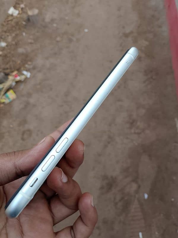 iphone 11 for sale 4