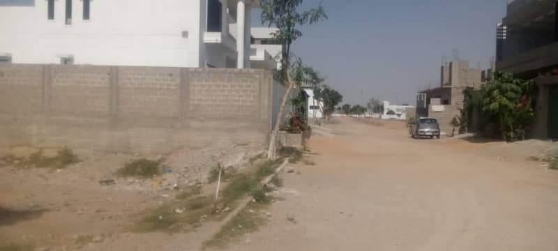 400 Yards 40 Feet Road in Blk-2 Pir Ahmed Zaman Town Plot Available 0