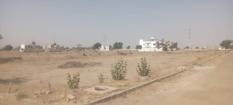 400 Yards 40 Feet Road in Blk-2 Pir Ahmed Zaman Town Plot Available 10