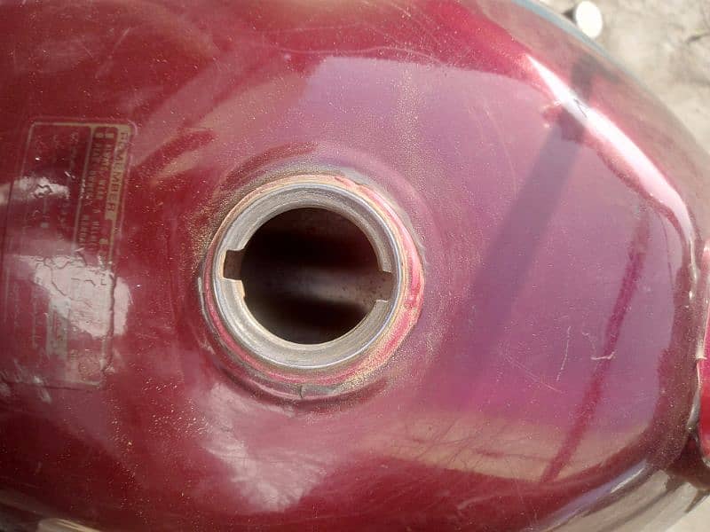 125 18 Model Original fuel tank and side covers for sale 3