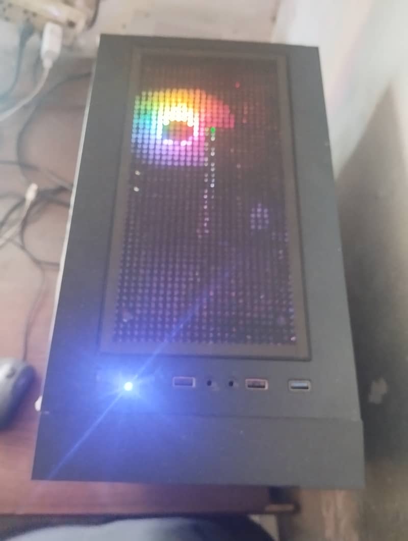 Core i7 10th Gen machine, without graphic card. New slightly used 3