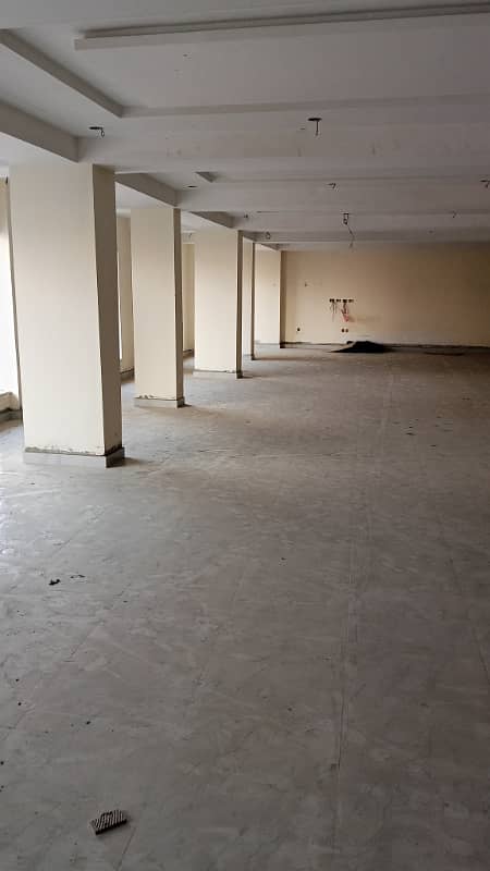 Space for Call Center 5000 sq. ft ,Software House ,Big Hall for rent 4