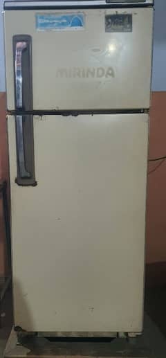 TOSHIBA refrigerator 8cubic ft