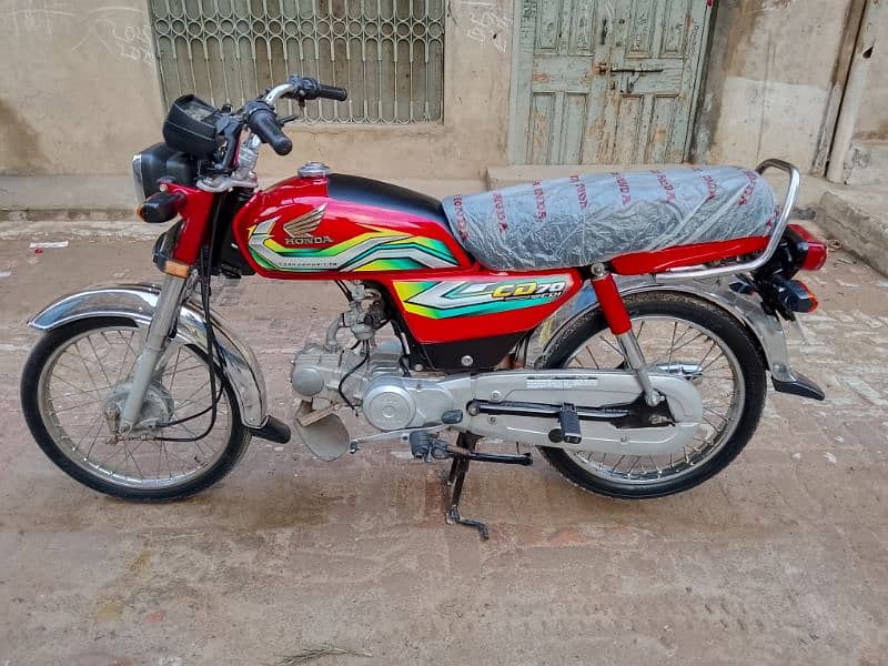 Honda CD 70 motorcycle for sale model 2023 03708340134//03057210160 7