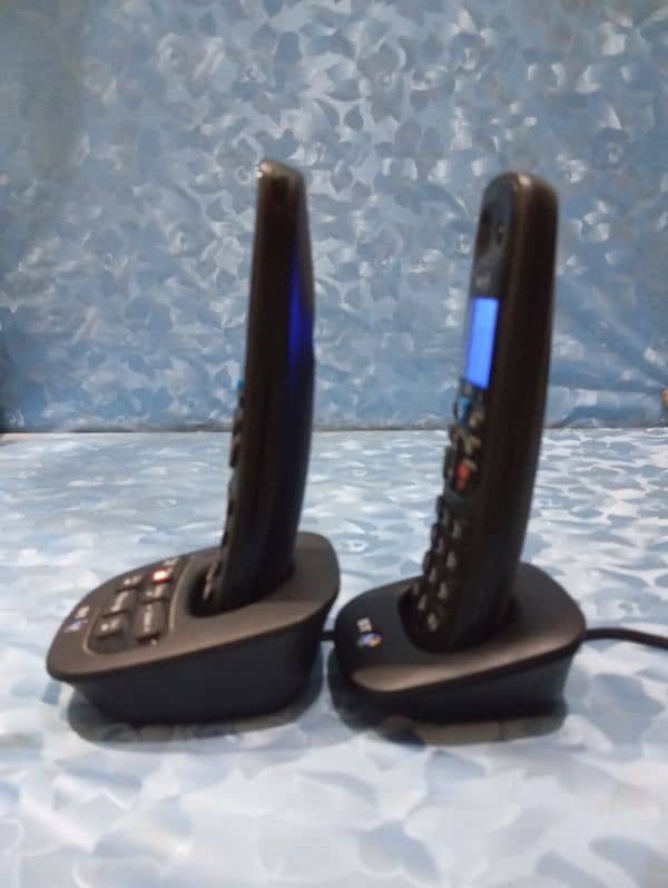 UK imported bt twin cordless phone with intercom with answer machine 1