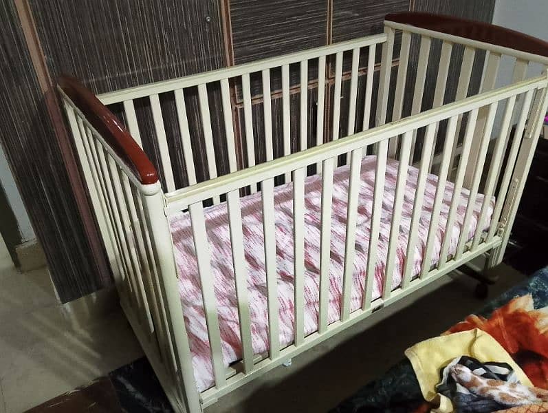 Baby cot juniors company 3