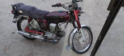 Yamaha 4stok  acchi halat mein ha