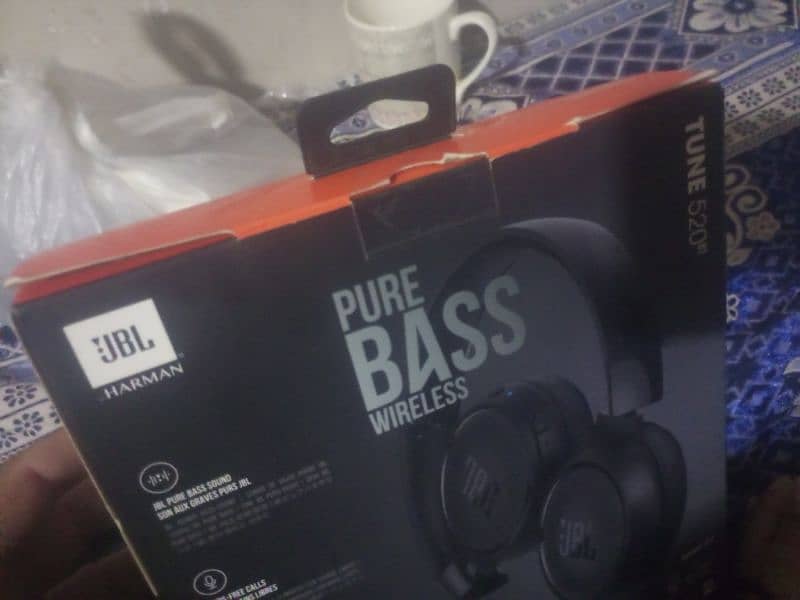 Exchange with Good mobile New 10/10 JBL HeadPhone 1