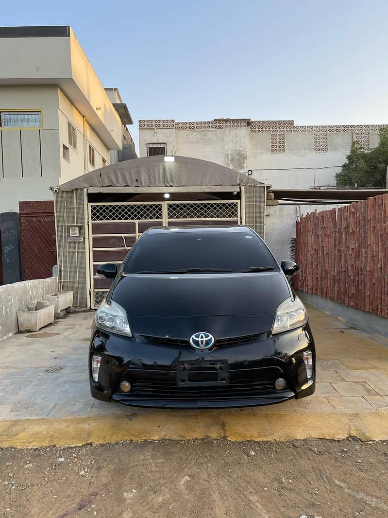 Toyota Prius 2013 Automatic 2016 Registration 1