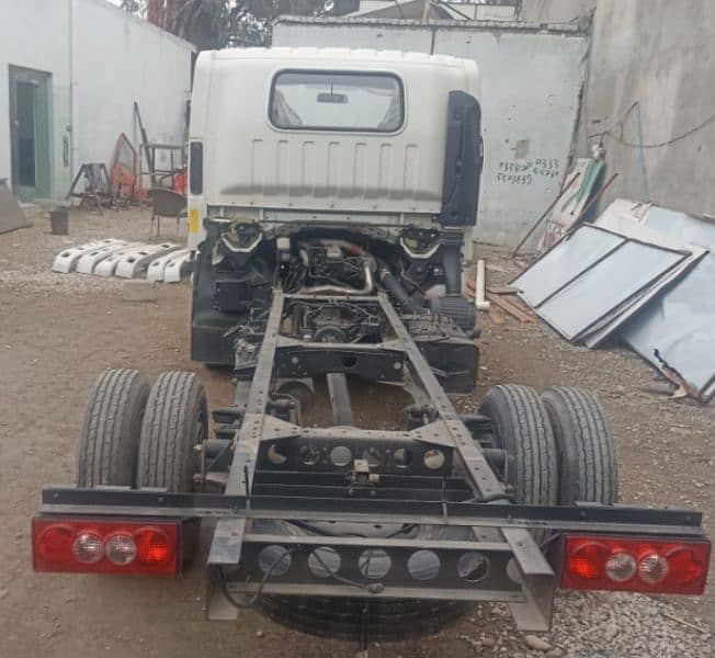JMC Isuzu COMMERCIAL TRUCK 1