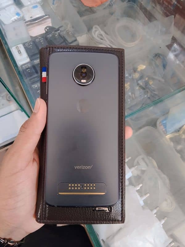 Motorola Z4 1