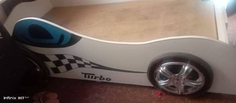 sale kids single racing car bed with one sidetable. 2