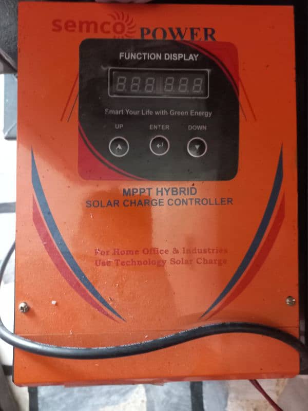 MPPT HYBRID SOLAR CHARGE CONTROLLER 1