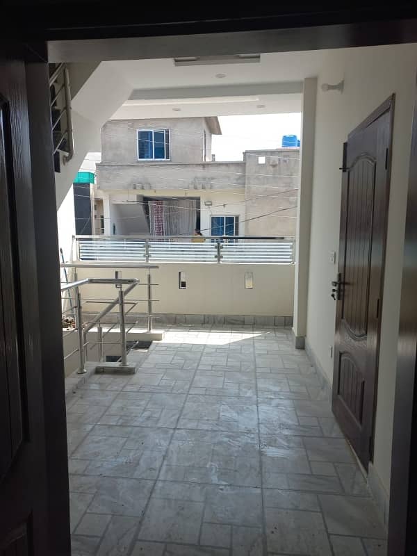 A Prime Location Upper Portion Of 5 Marla In Rs. 36000 6