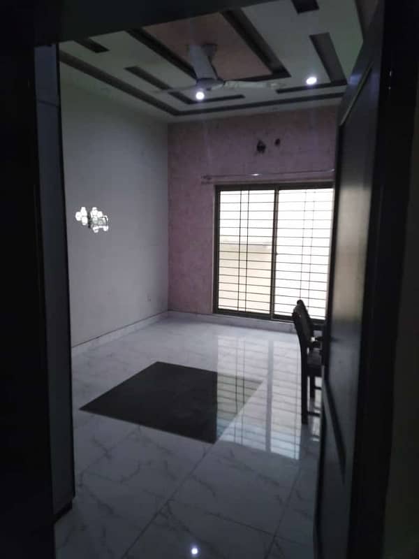 Stunning Prime Location 10 Marla Upper Portion In LDA Avenue - Block M Available 5