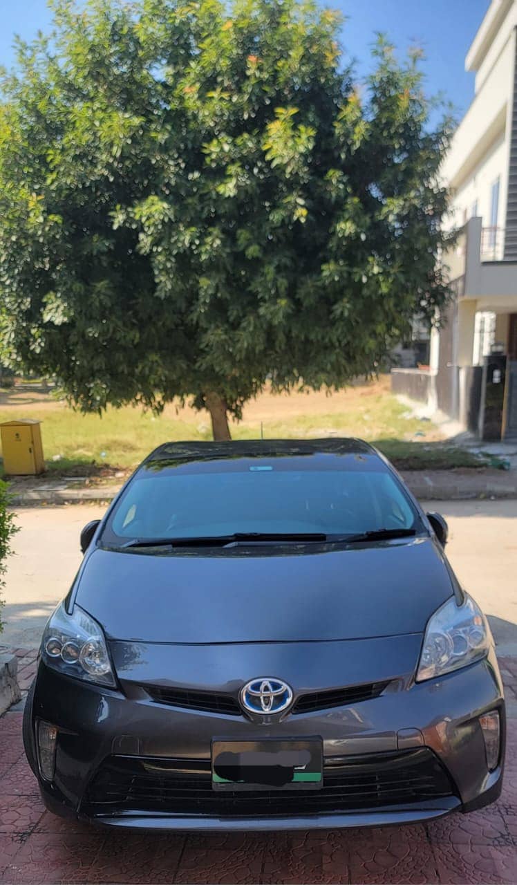 Toyota Prius 2011 Model/Register 2016 1