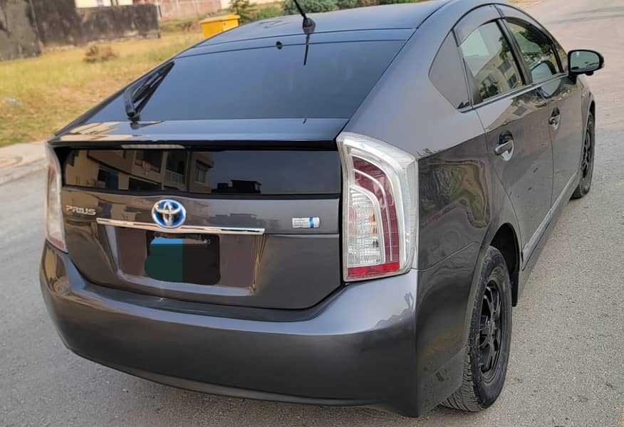 Toyota Prius 2011 Model/Register 2016 2