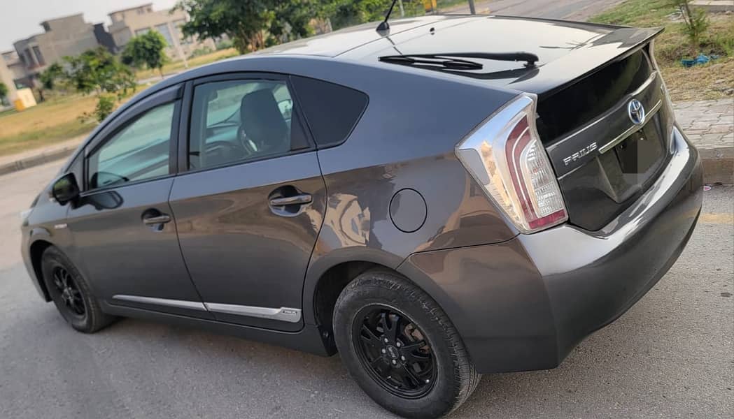 Toyota Prius 2011 Model/Register 2016 12