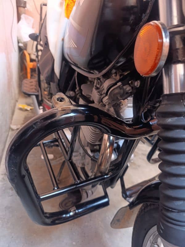 Suzuki GS 150 2016 Top Condition 3