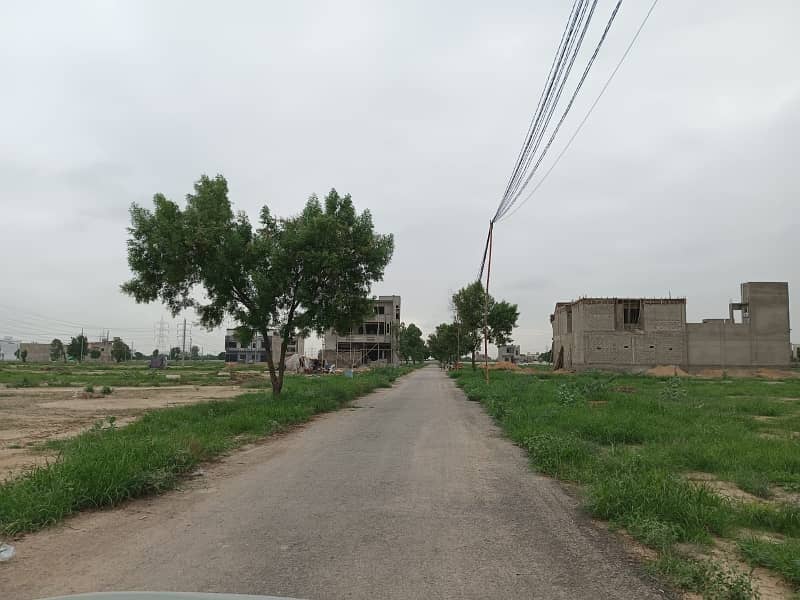 Prime Location Residential Plot For Sale Is Readily Available In Prime Location Of Saadi Garden - Block 4 2