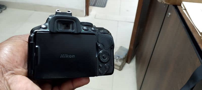 Nikon D5300 DSLR camera 8