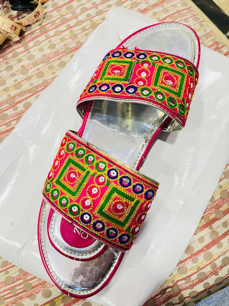 mehndi chappal 0