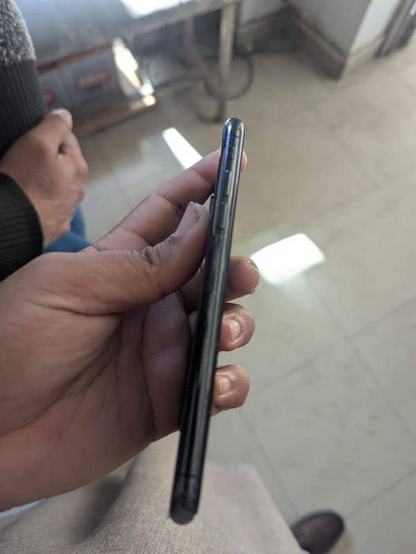 IPhone x Pta with box 64 gb 3