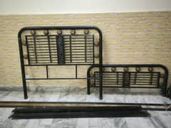 Queen size Metal frame with spring mattress (urgent)