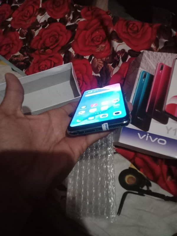 Vivo Y17 8 GB Ram 256 GB Storage 7