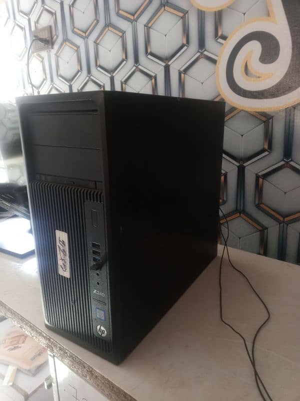 HP Workstation Zeon Z-240 i7 7th gen with 16gb ram 1