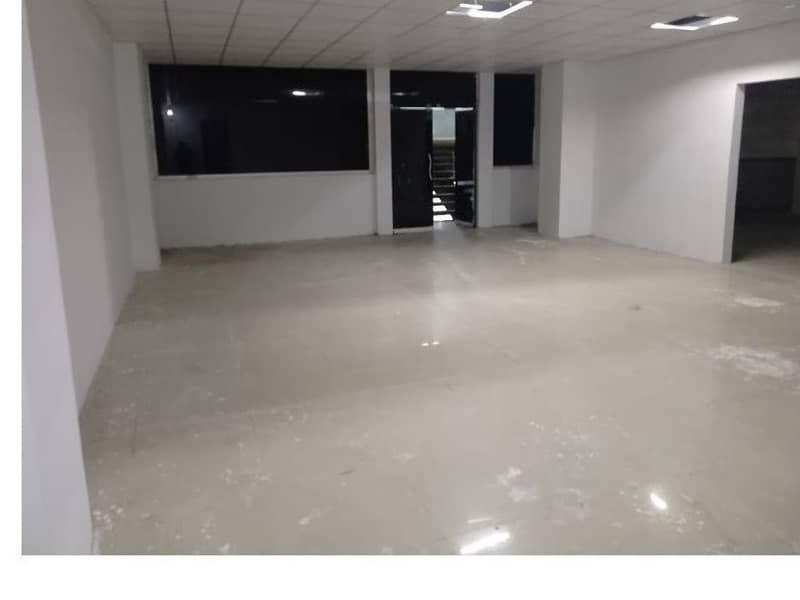 Area 700 Square Feet Office Available For Rent Real Pictures In Main Boulevard Road Gulberg 3 Lahore 2