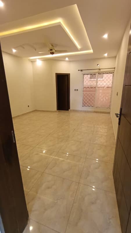 8 MARLA BRAND NEW HOUSE AVAILABLE FOR RENT IN RAFI BLOCK BAHRIA TOWN 16